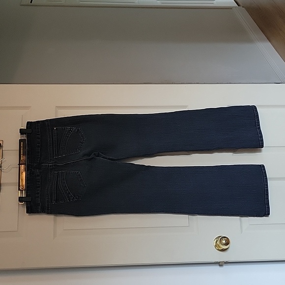 Womens pull-on stretch jean - Picture 2 of 6